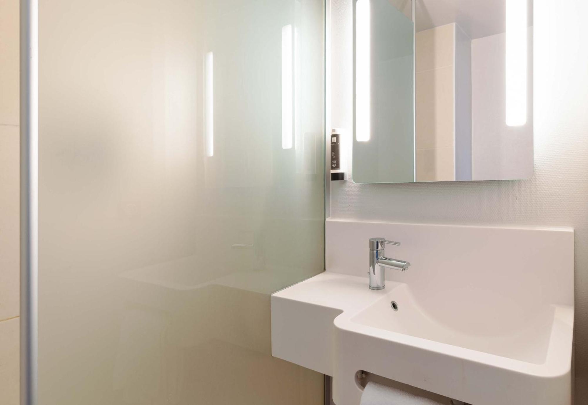 B&B Hotel Lyon Centre Monplaisir Luaran gambar